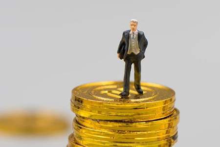 “v策财经直播：热门财经资讯速递”